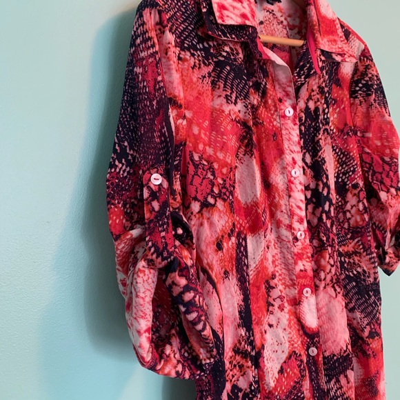 Women’s Blouse- Button-Down - Picture 5 of 10